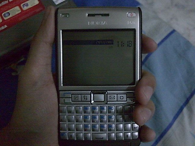 Nokia E61i - In Hand