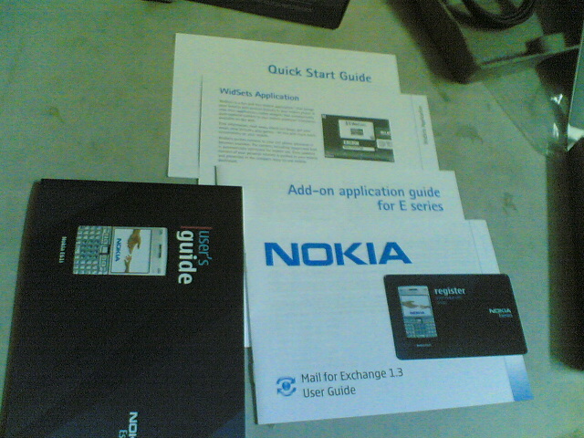 Nokia E61i Unboxing - Manuals
