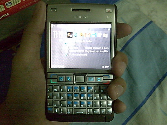 Nokia E61i - In Hand